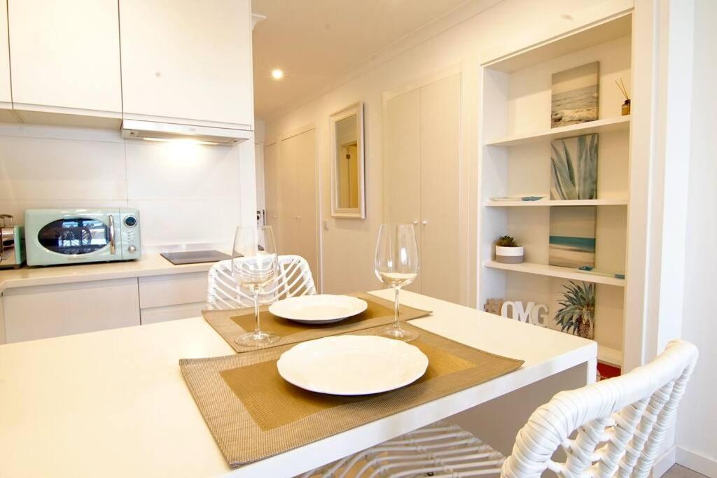 Sea Lovers - Sea Front - Studio Apartment Монте-Горду Екстер'єр фото
