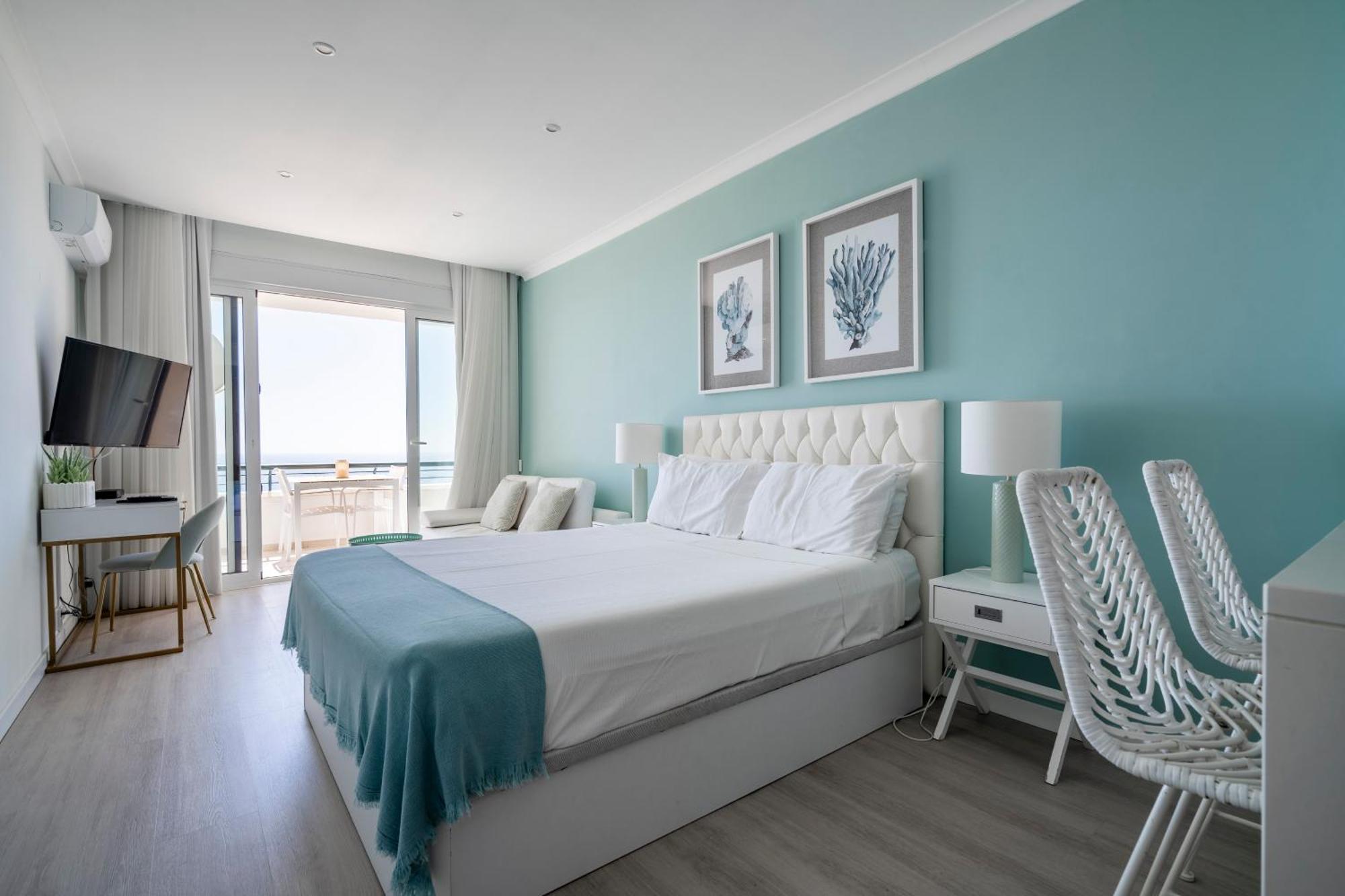 Sea Lovers - Sea Front - Studio Apartment Монте-Горду Екстер'єр фото